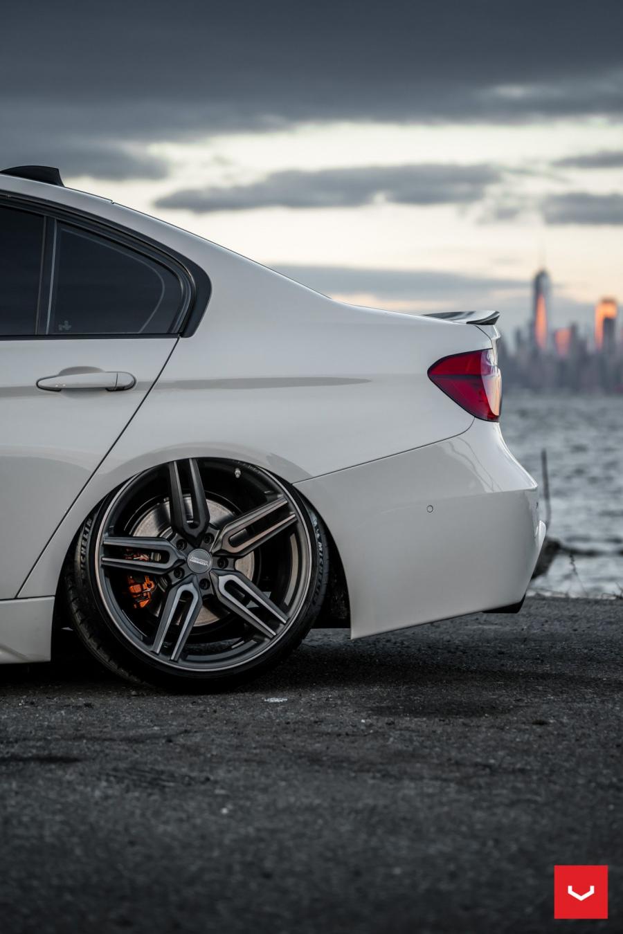 Детали экстерьера BMW M3 Sedan on Vossen Wheels (HF-1) 2018 года  (фото 7 из 57)